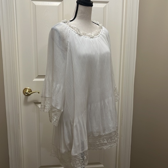 Flowy sheer but lined xl top - Picture 2 of 6